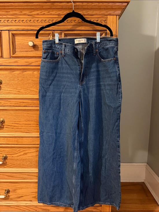 Abercrombie & Fitch Denim - Abercrombie & Fitch Wide-Leg High-Rise Jeans